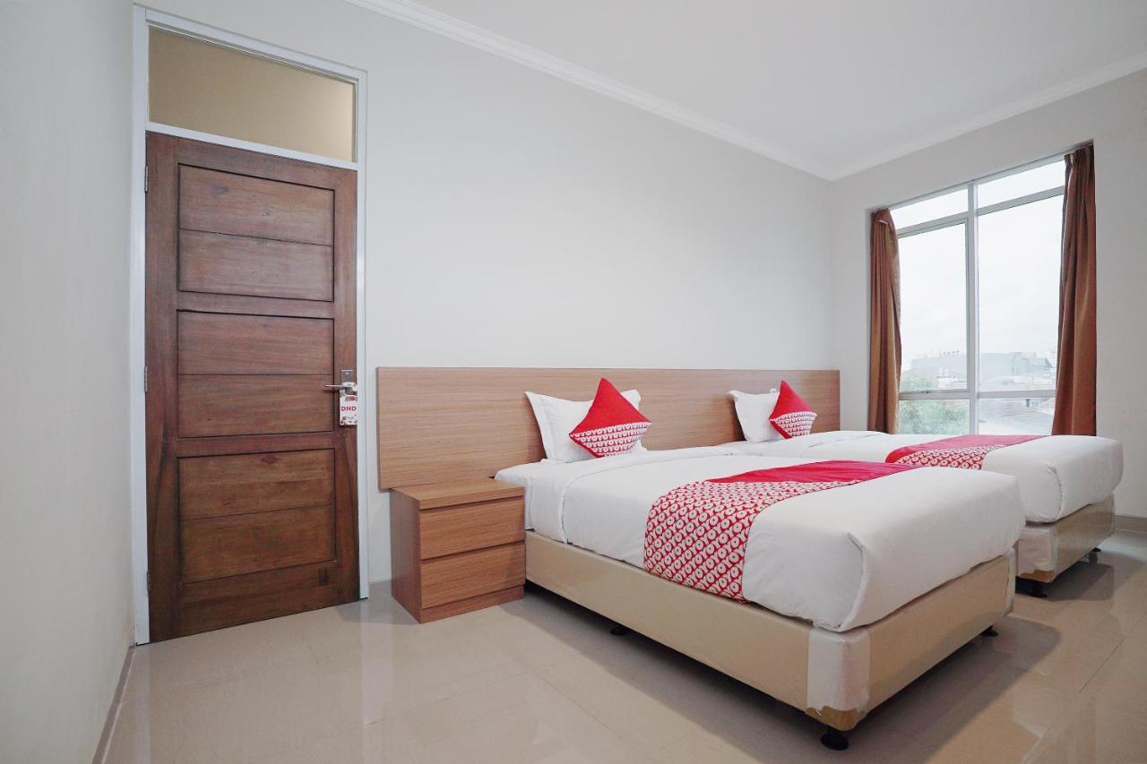 Oyo 415 The Kartini 8 Residence Jakarta Exterior photo